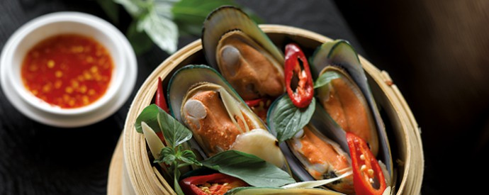 15: Steamed Mussels in Thai Herbs